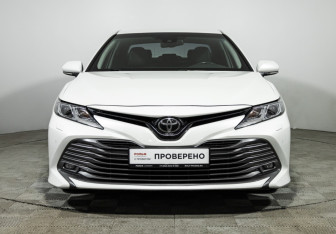 Подержанный автомобиль Toyota Camry Sedan 2018 года (2 фото)