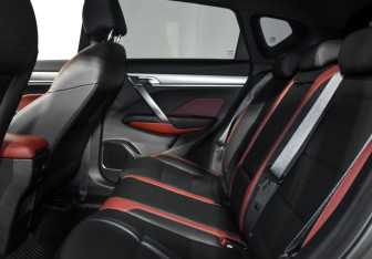 Подержанный автомобиль Geely Coolray 2022 года (12 фото)