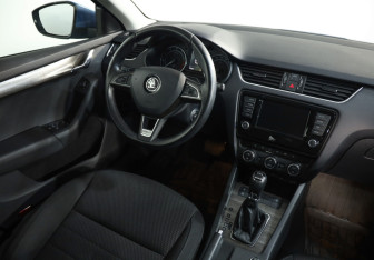 Подержанный автомобиль Skoda Octavia Wagon 2016 года (8 фото)