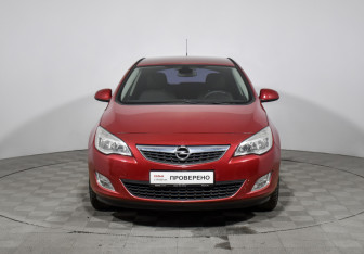 Подержанный автомобиль Opel Astra Hatchback 2011 года (2 фото)