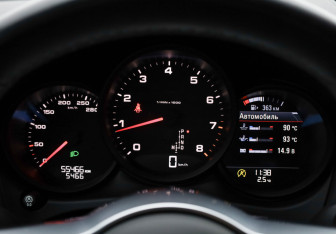 Подержанный автомобиль Porsche Macan 2019 года (11 фото)