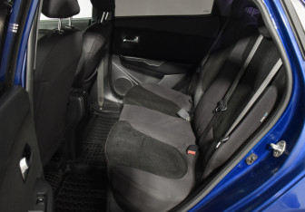 Подержанный автомобиль Kia Rio Sedan 2015 года (10 фото)