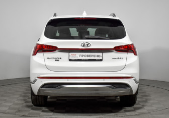 Подержанный автомобиль Hyundai Santa Fe 2022 года (6 фото)