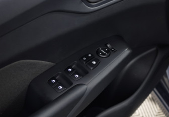 Подержанный автомобиль Hyundai Solaris Sedan 2018 года (12 фото)