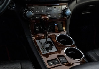 Подержанный автомобиль Toyota Highlander 2012 года (13 фото)