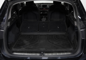 Подержанный автомобиль BMW X1 2017 года (34 фото)