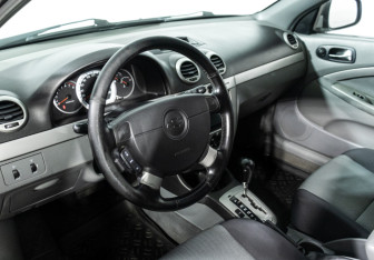 Подержанный автомобиль Chevrolet Lacetti Hatchback 2011 года (11 фото)