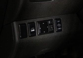 Подержанный автомобиль Nissan Pathfinder 2008 года (14 фото)