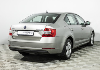 Подержанный автомобиль Skoda Octavia Liftback 2019 года (5 фото)