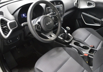 Подержанный автомобиль Kia Soul 2022 года (10 фото)