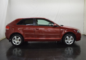 Подержанный автомобиль Audi A3 Hatchback 2005 года (4 фото)