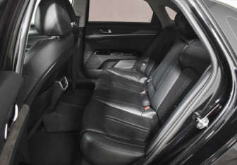 Подержанный автомобиль Kia K5 2021 года (11 фото)