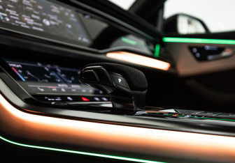 Подержанный автомобиль Audi Q8 2019 года (28 фото)