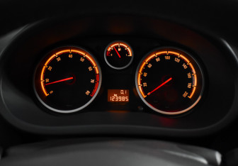 Подержанный автомобиль Opel Corsa 2007 года (18 фото)