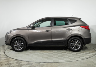 Подержанный автомобиль Hyundai ix35 2014 года (8 фото)
