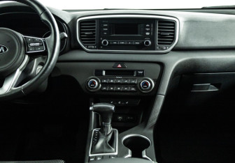 Подержанный автомобиль Kia Sportage 2021 года (14 фото)