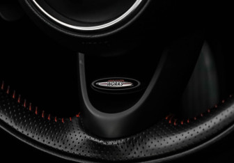 Подержанный автомобиль MINI Hatch 2020 года (18 фото)