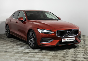 Подержанный автомобиль Volvo S60 2019 года (3 фото)