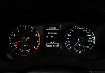 Подержанный автомобиль Volkswagen Jetta Sedan 2012 года (11 фото)