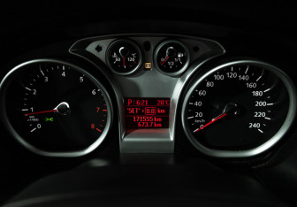 Подержанный автомобиль Ford Focus Sedan 2008 года (12 фото)