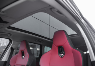 Подержанный автомобиль BMW X1 2024 года (30 фото)