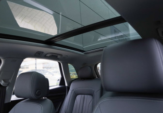 Подержанный автомобиль Audi Q5 2021 года (25 фото)