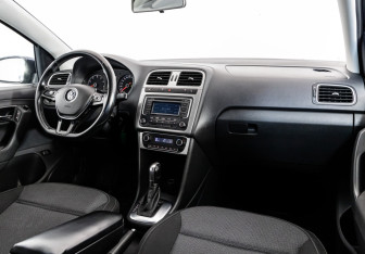 Подержанный автомобиль Volkswagen Polo Sedan 2015 года (9 фото)