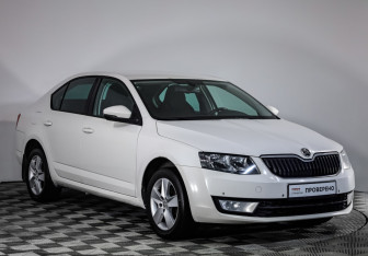 Подержанный автомобиль Skoda Octavia Liftback 2015 года (3 фото)