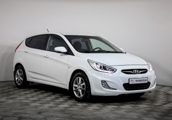 Подержанный автомобиль Hyundai Solaris Hatchback 2013 года (3 фото)