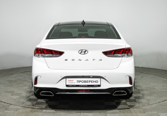 Подержанный автомобиль Hyundai Sonata 2017 года (6 фото)