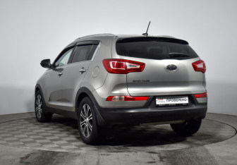 Подержанный автомобиль Kia Sportage 2012 года (7 фото)