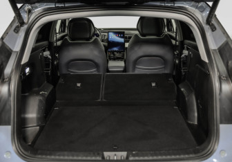 Подержанный автомобиль Geely Atlas 2023 года (30 фото)