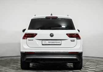 Подержанный автомобиль Volkswagen Tiguan 2018 года (6 фото)