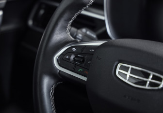 Подержанный автомобиль Geely Atlas Pro 2023 года (11 фото)