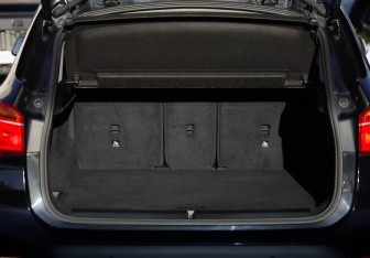 Подержанный автомобиль BMW X1 2017 года (34 фото)