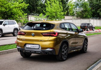 Подержанный автомобиль BMW X2 2021 года (7 фото)