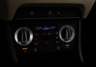 Подержанный автомобиль Audi Q3 2013 года (14 фото)