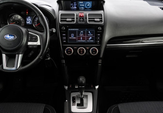 Подержанный автомобиль Subaru Forester Suv 2017 года (14 фото)