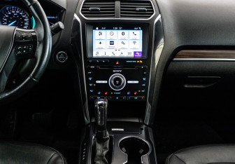 Подержанный автомобиль Ford Explorer 2017 года (13 фото)