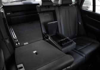 Подержанный автомобиль BMW X5 2016 года (32 фото)