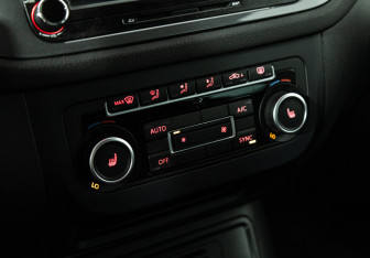 Подержанный автомобиль Volkswagen Tiguan 2013 года (17 фото)