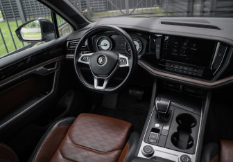 Подержанный автомобиль Volkswagen Touareg 2018 года (12 фото)