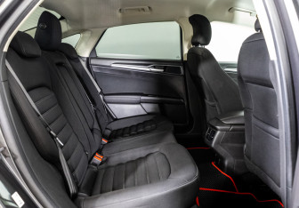 Подержанный автомобиль Ford Mondeo Sedan 2016 года (18 фото)