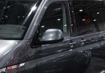 Подержанный автомобиль Volkswagen Multivan 2020 года (2 фото)