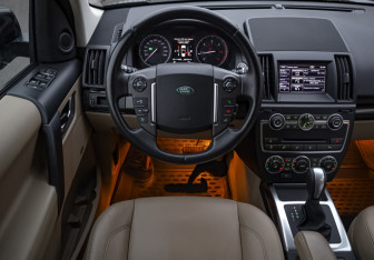 Подержанный автомобиль Land Rover Freelander 2012 года (12 фото)