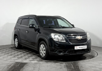 Подержанный автомобиль Chevrolet Orlando 2011 года (3 фото)
