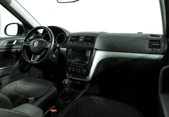 Подержанный автомобиль Skoda Yeti 2016 года (9 фото)