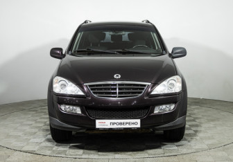 Подержанный автомобиль SsangYong Kyron 2010 года (2 фото)