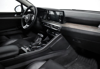 Подержанный автомобиль Kia K5 2020 года (14 фото)