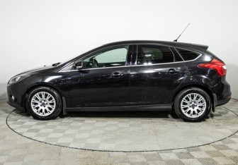 Подержанный автомобиль Ford Focus Hatchback 2013 года (8 фото)